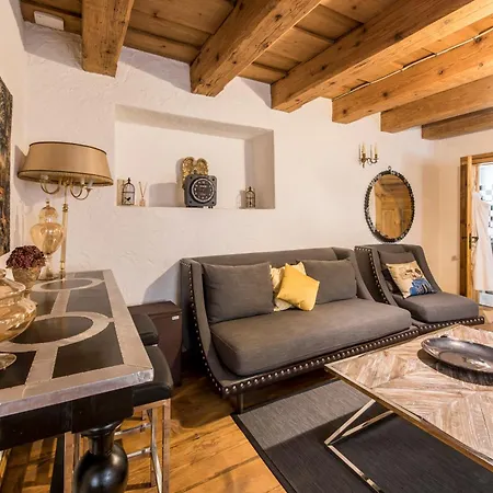 Casa Veche 2*