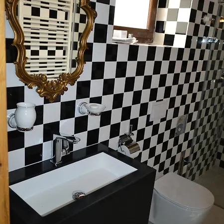 Casa Veche 2*