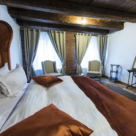 Casa Veche 2*