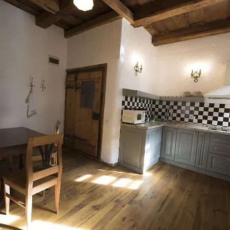 Casa Veche Aparthotel 2*