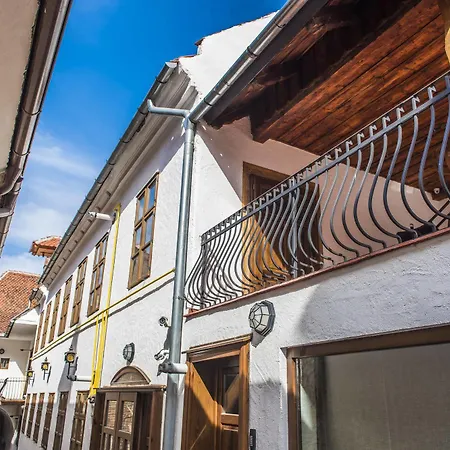 Casa Veche 2*